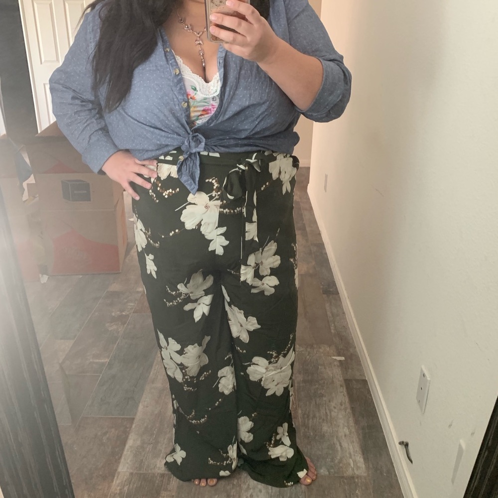 Green floral wife leg pants